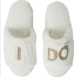 I DO - Fuzzy Bridal Dearfoam Slippers Sz 7-8 NWT